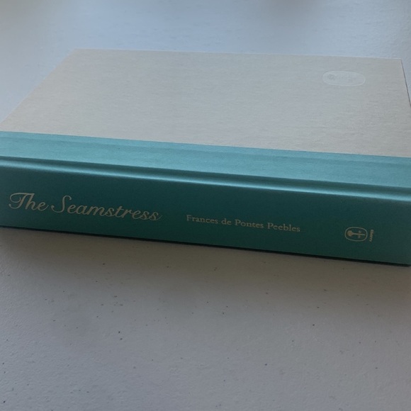 ✨2 for $15✨ The Seamstress Hardcover Book Written By Frances De Pontes Peebles - Picture 6 of 8